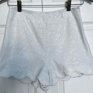 Monteau Scalloped Hem Shorts-Size S